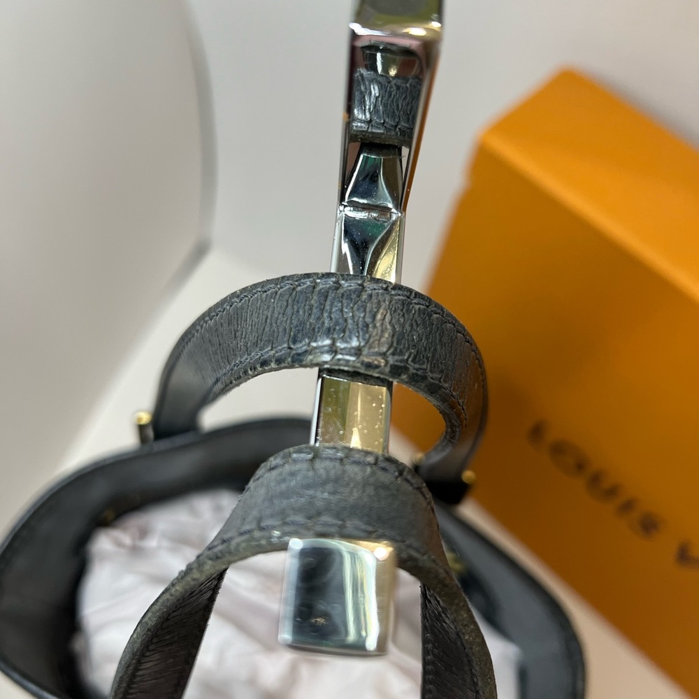 Louis Vuitton Epi Leather Bucket PM Tote Bag - Picture 11 of 16